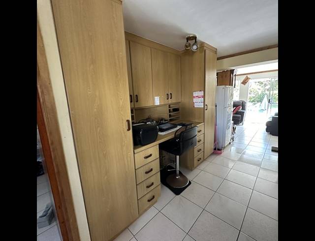 6 BEDROOM HOUSE FOR SALE IN HERSHAM